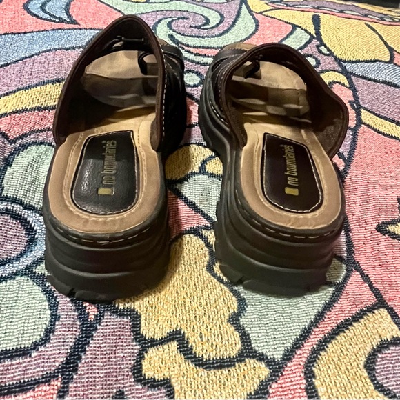 ❤️SOLD❤️ Vintage Y2K No Boundaries brown chunky platform toe ring sandals - Picture 6 of 6